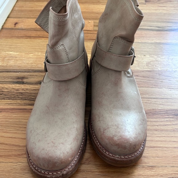 FRYE- VERONICA BOOTIE- NEW - Picture 1 of 5